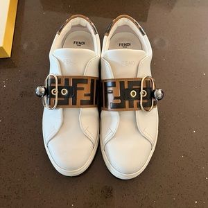 Fendi Pearland Leather Low-Top Sneakers